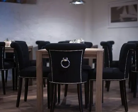 Le Bourg 7 Hotel