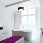 Le Bourg 7 Hotel 4*