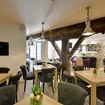 Le Bourg 7 Hotel