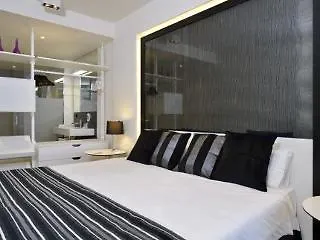 Le Bourg 7 ホテル 4*